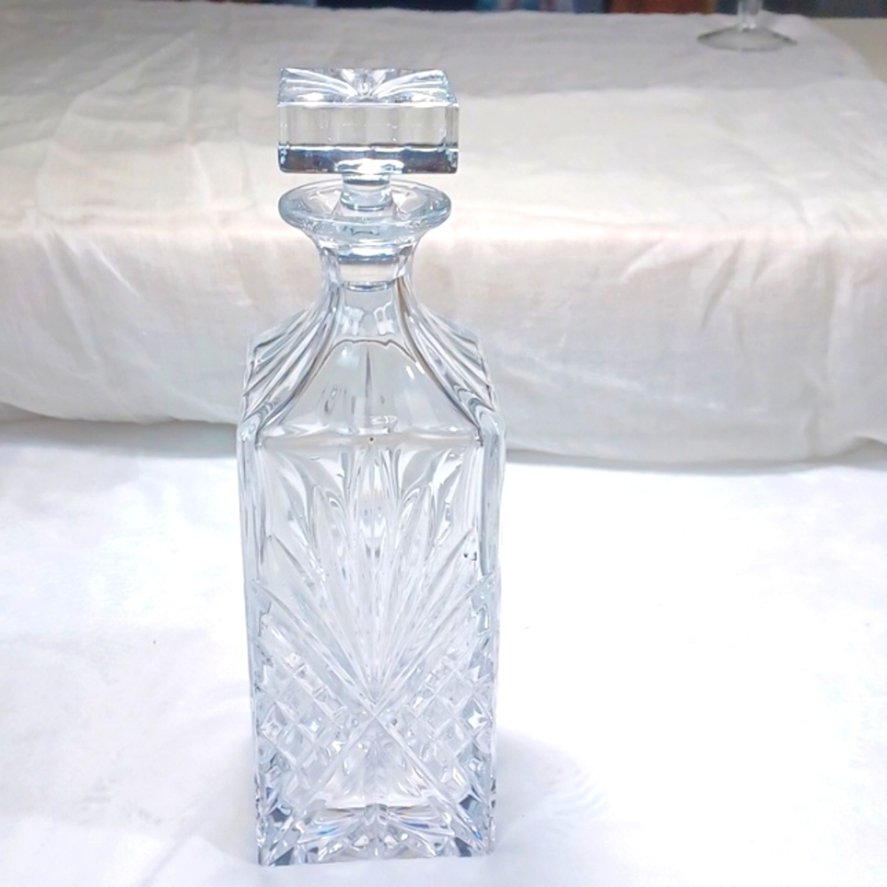 Irish Galway Crystal   24 Oz  Lead Crystal Whisky  Bottle / W Crystal Top
